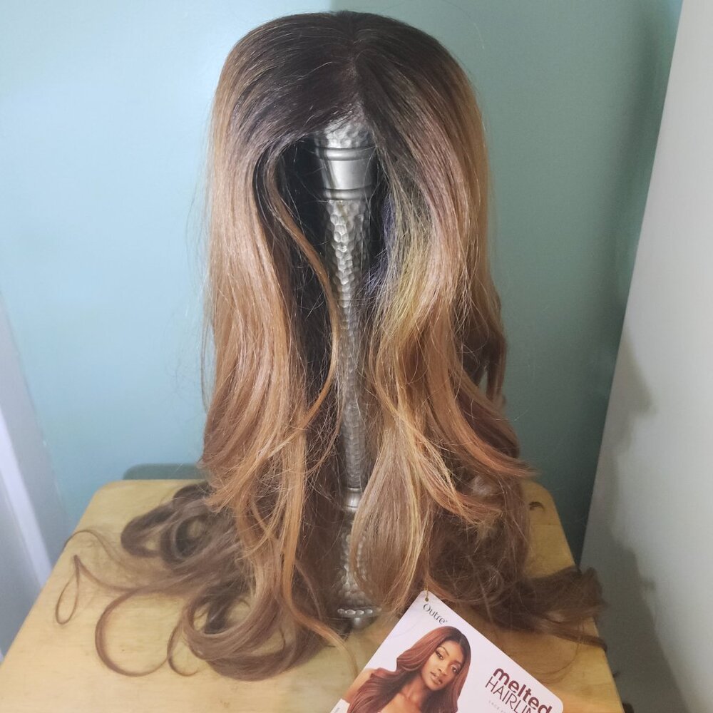 Outre Melted Hairline Lace Front Wig- Seraphine (DRFF4/Hazelnut Honey)